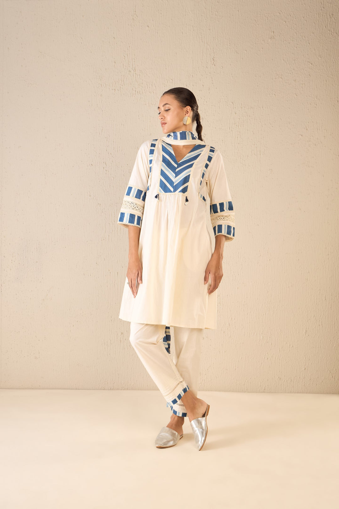 MEADOW STRIPES: IVORY BLUE STRIPE CAPE SET