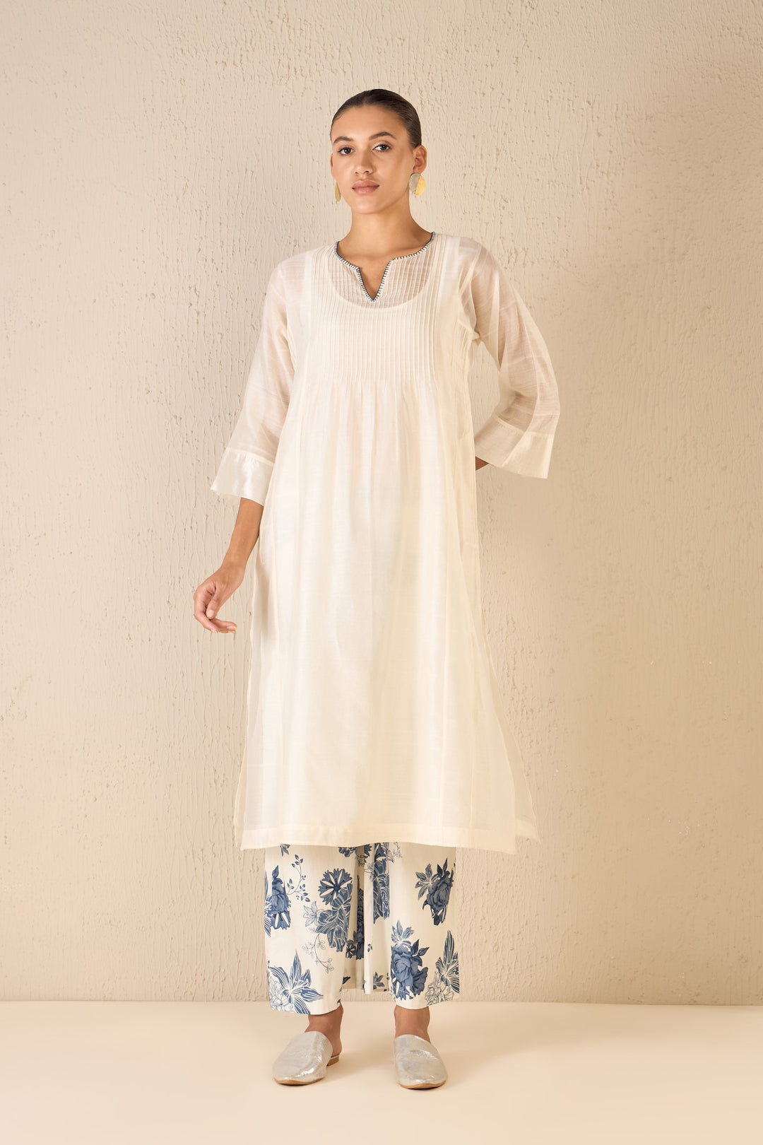 FLORAL ODYSSEY: IVORY PINTUCK CHANDERI CHOGA SET