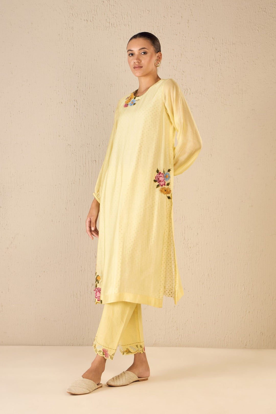 GARDEN GLORY: YELLOW APPLIQUE FLORAL BUNCH KURTA