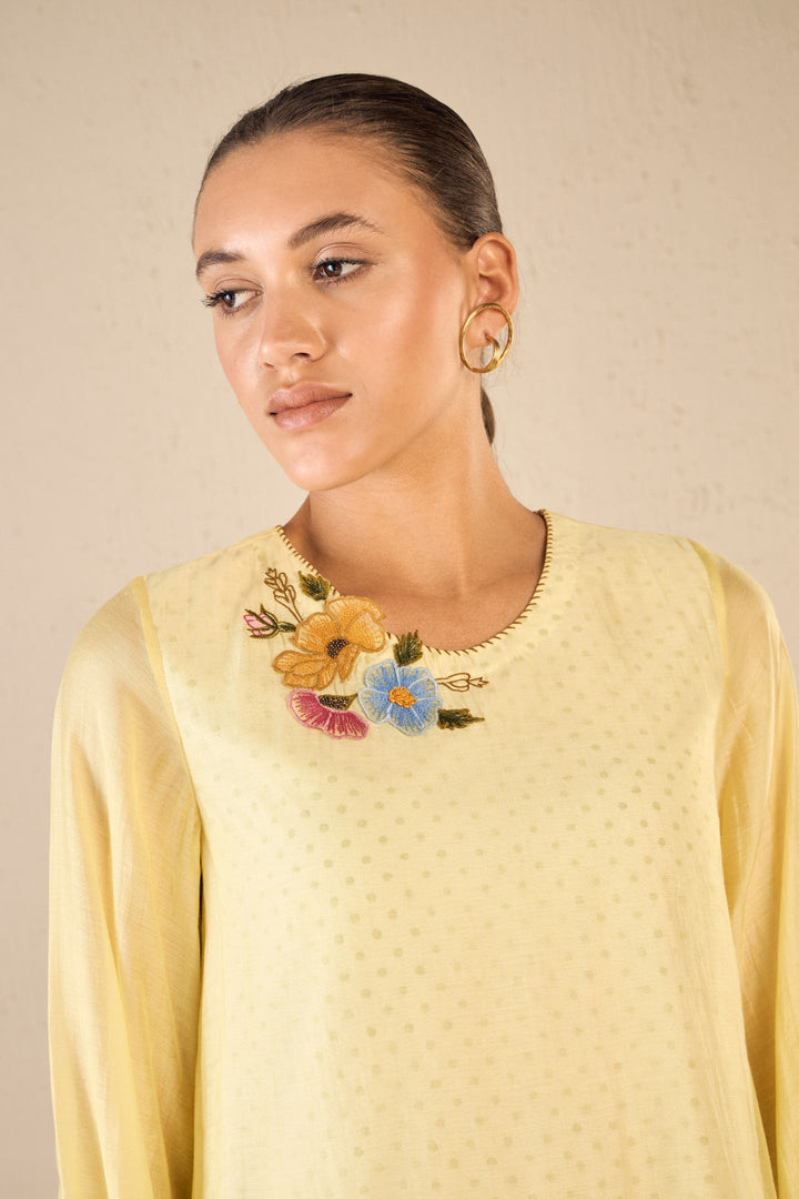 GARDEN GLORY: YELLOW APPLIQUE FLORAL BUNCH KURTA