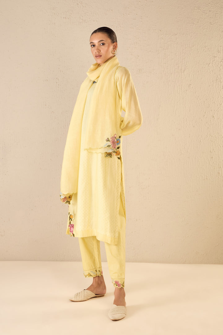 GARDEN GLORY: YELLOW FLORAL BUNCH SCALLOPED DUPATTA