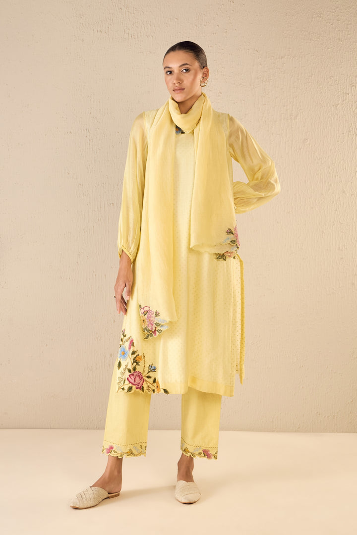 GARDEN GLORY: YELLOW FLORAL BUNCH SCALLOPED DUPATTA