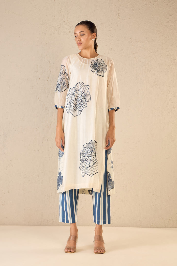 ROSE BALLAD: BLUE THREE BOLD ROSE EMBROIDERED CHANDERI KURTA