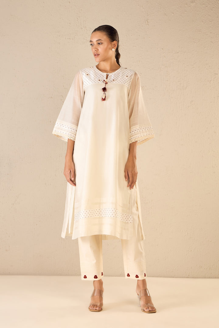 BLOOM DOTS: IVORY POLKA DETAILING KURTA SET