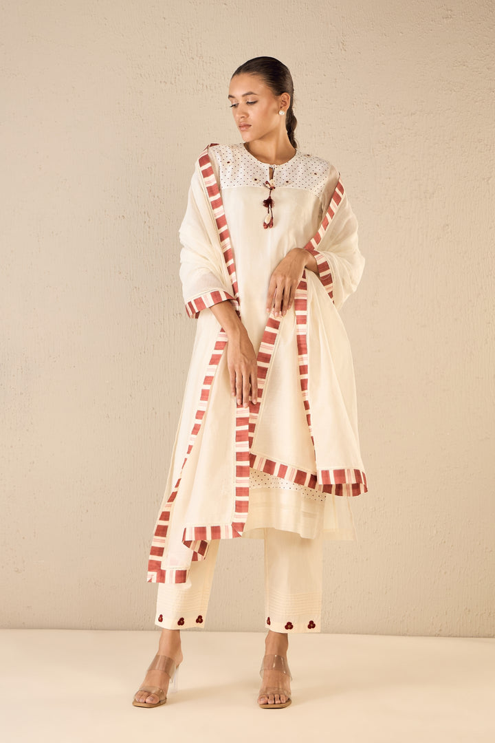 BLOOM DOTS: IVORY POLKA DETAILING KURTA SET