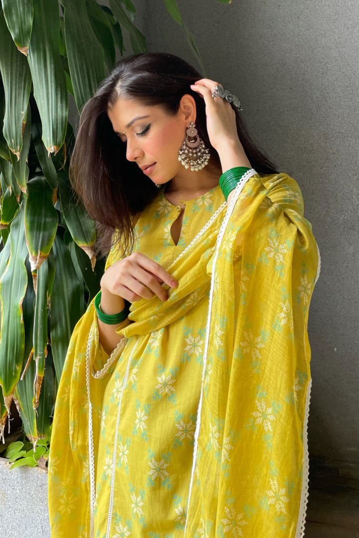 YELLOW SNOWFLAKE KALI KURTA SET