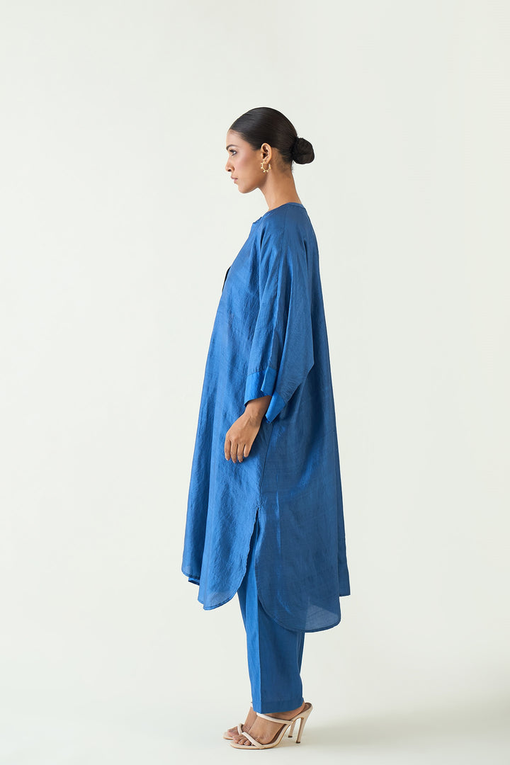 Niti: Linear Blue and Beige Long Kimono set- Blue