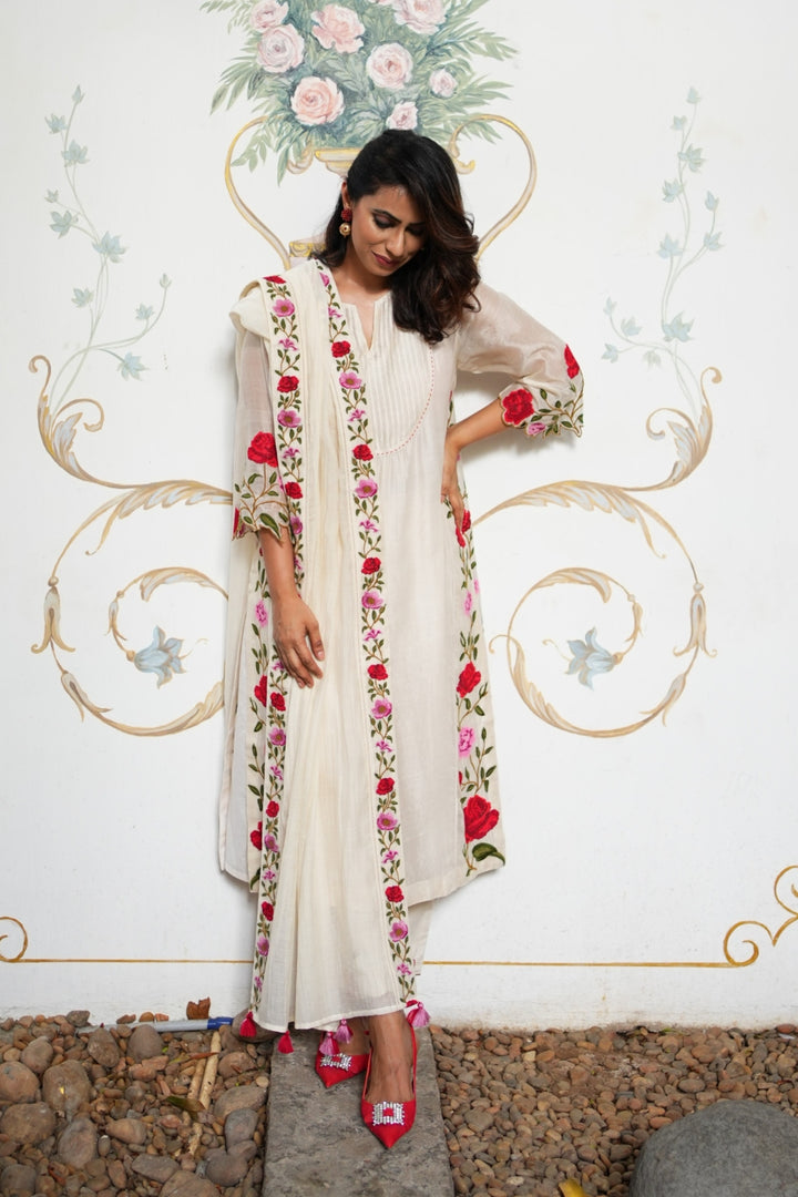 ROSE SHINE: IVORY PINK & RED ROSE EMBROIDERED KALI KURTA SET WITH FLORAL BORDER DUPATTA