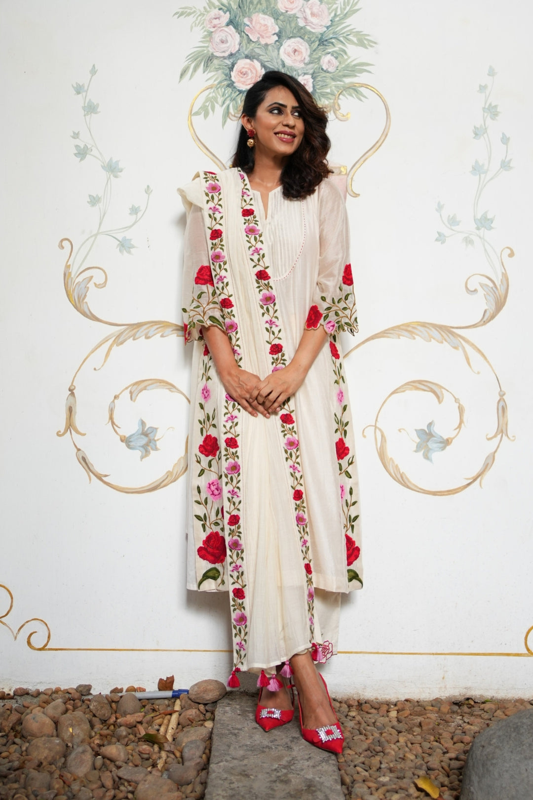 ROSE SHINE: IVORY PINK & RED ROSE EMBROIDERED KALI KURTA SET WITH FLORAL BORDER DUPATTA