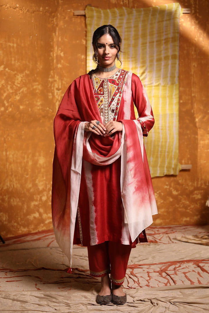 Maroon V-Neck Abstract Work Kurta