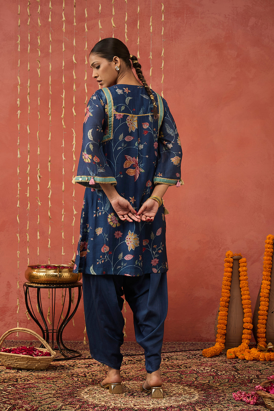 VADHU-BLUE CHINTZ SHORT KURTA SET