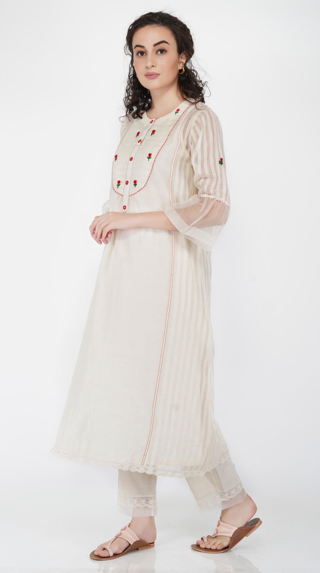 SAAWAN CREAM CHANDERI ROSE YOK KURTA WITH MUGHAL SCALLOP DUPATTA AND PANTS