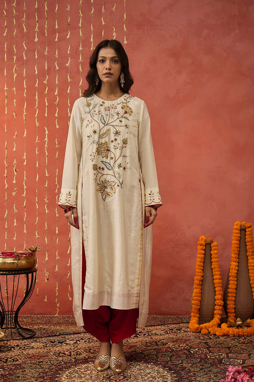 GEHNA -  IVORY SILK EMBROIDERED  KURTA