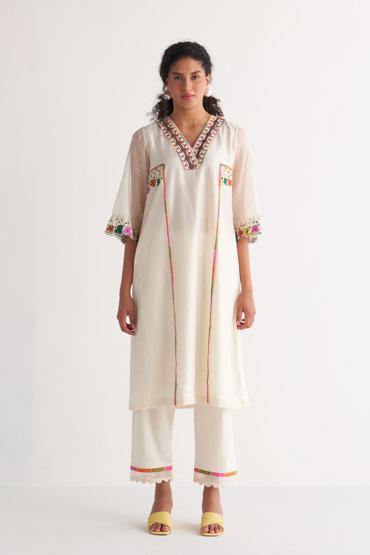 Ivory Floral Applique Streak Tape Kurta with Pants and scalloped Dupatta