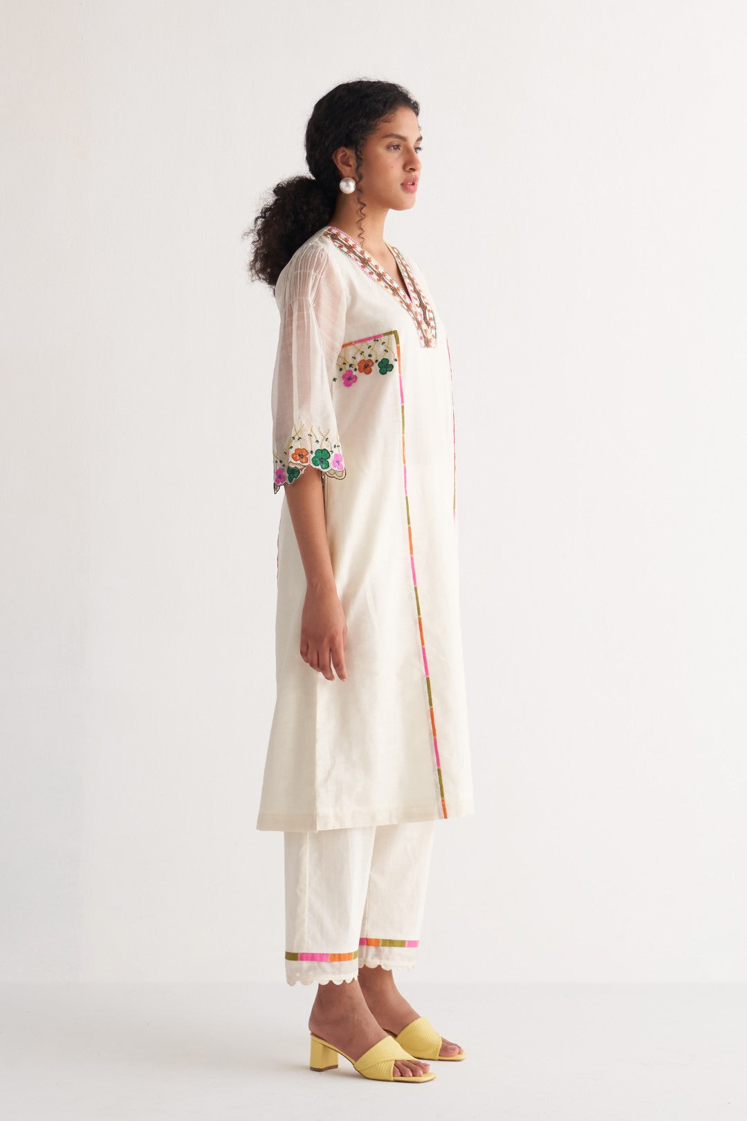 Ivory Floral Applique Streak Tape Kurta