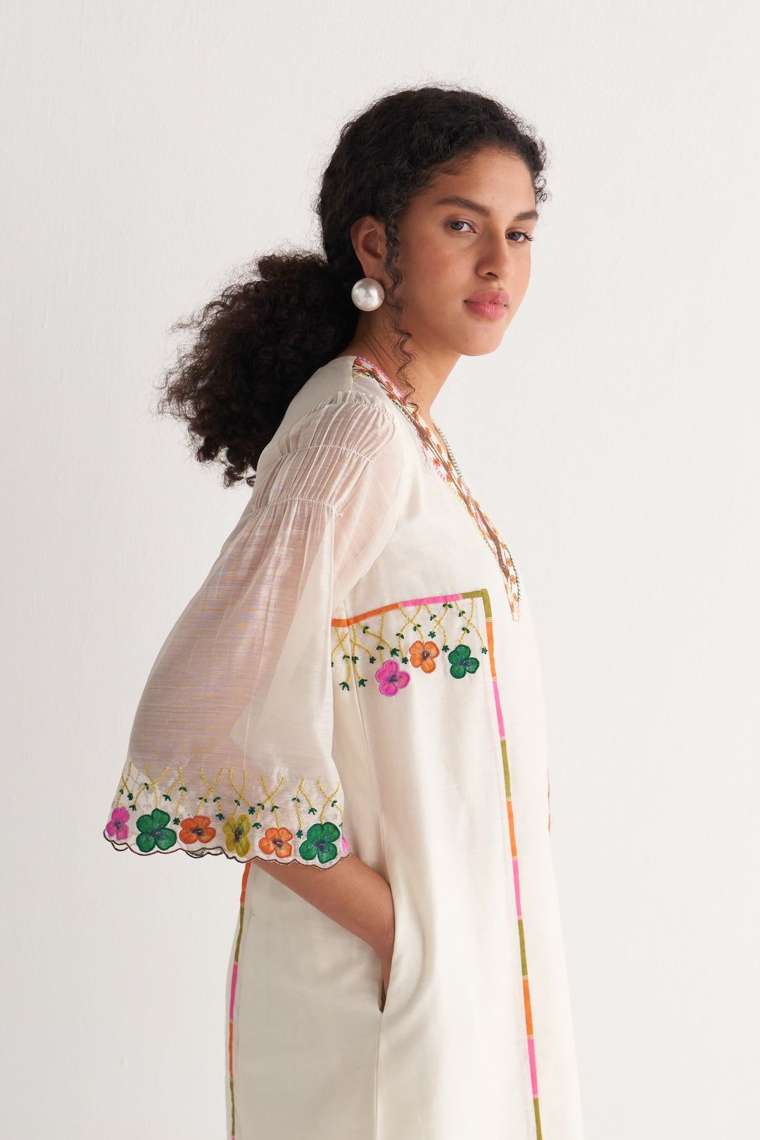 Ivory Floral Applique Streak Tape Kurta