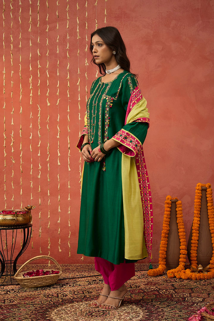 YUKTA-GREEN EMBROIDERED KURTA SET