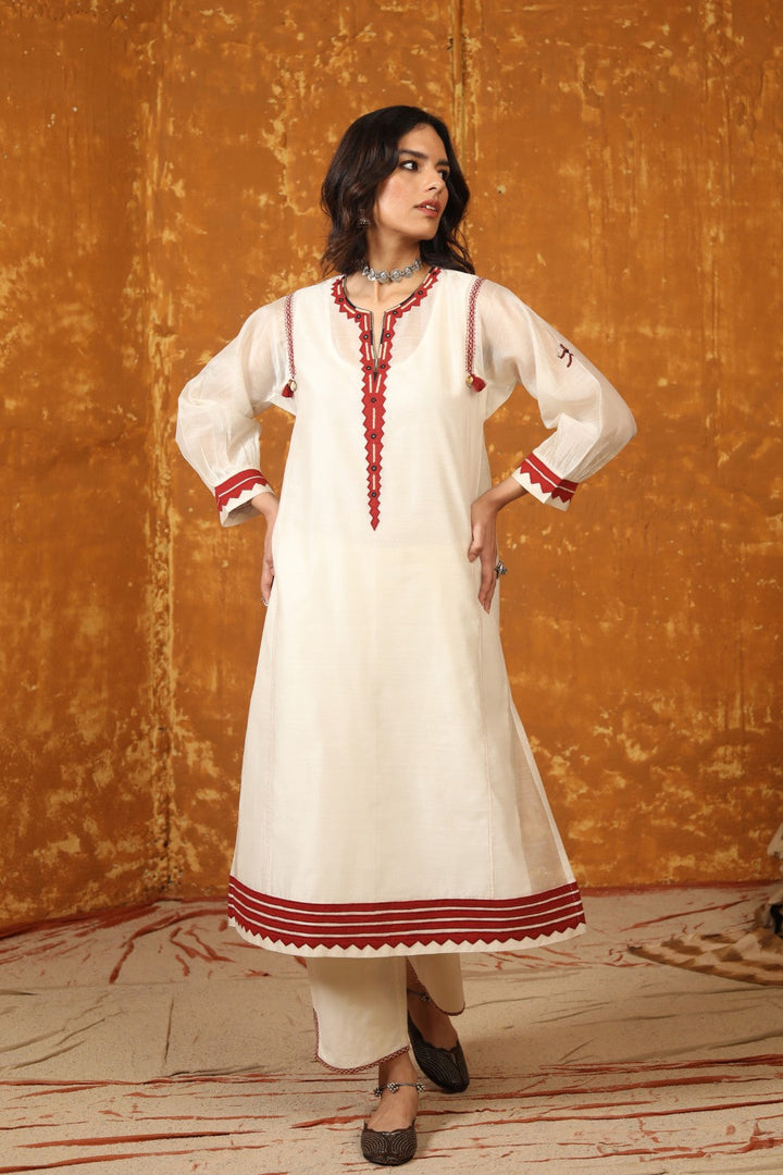 Ivory Triangle Appliuqe Work Kurta With Pants & Dupatta