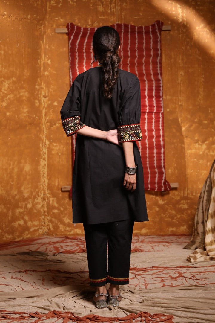 Solid Black Tribal Embroidery Cape With Pants