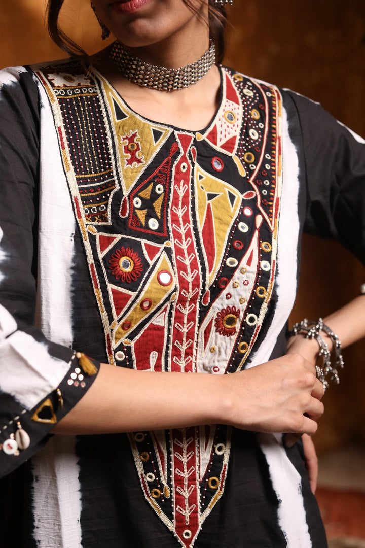 Black V-Neck Abstract Work Kurta With Pants