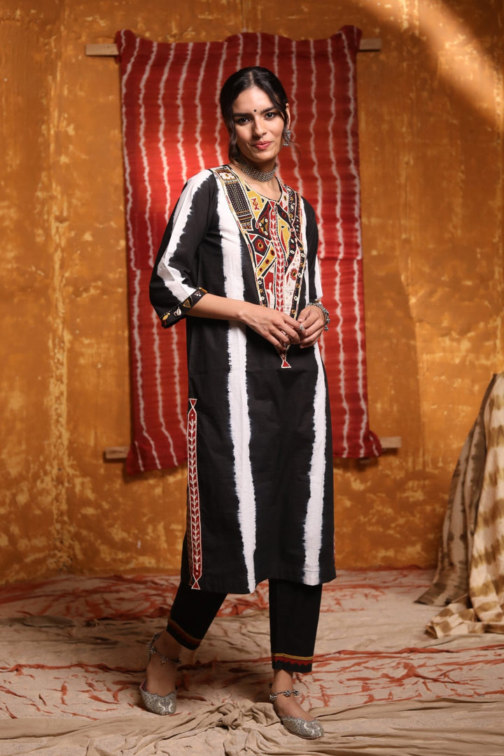 Black V-Neck Abstract Work Kurta With Pants