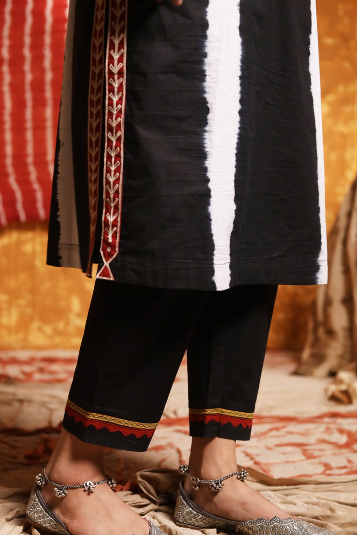 Black V-Neck Abstract Work Kurta