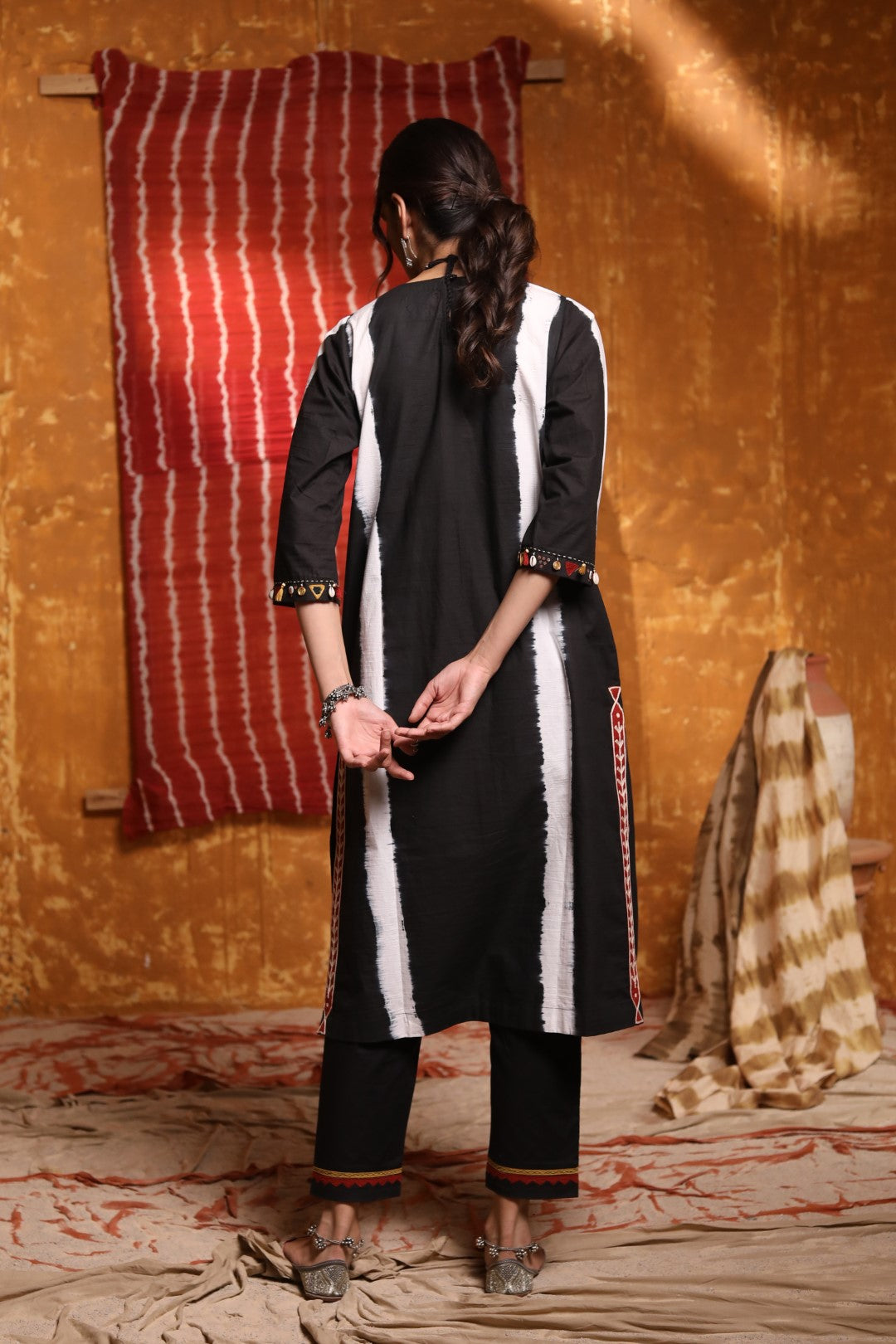 Black V-Neck Abstract Work Kurta With Pants