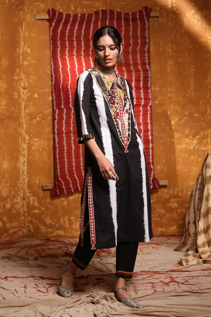 Black V-Neck Abstract Work Kurta With Pants