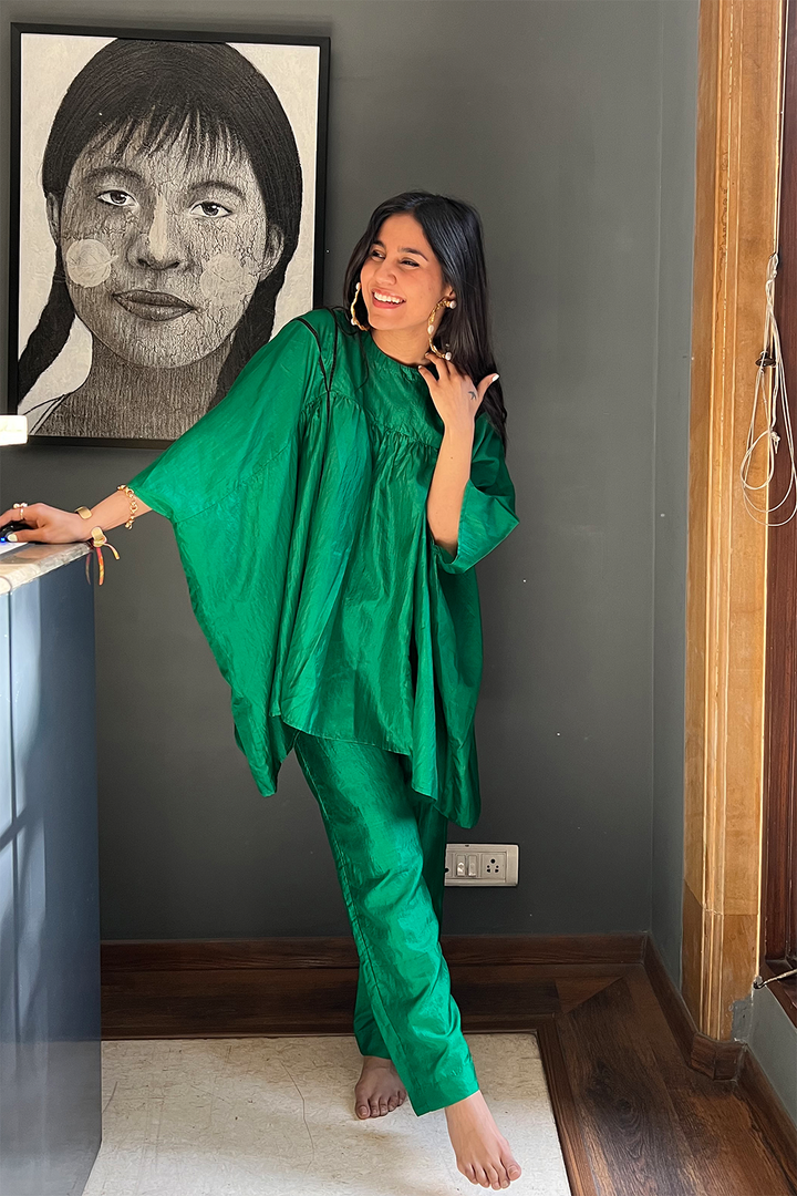 EMERALD GREEN SILK CAPE WITH PANTS