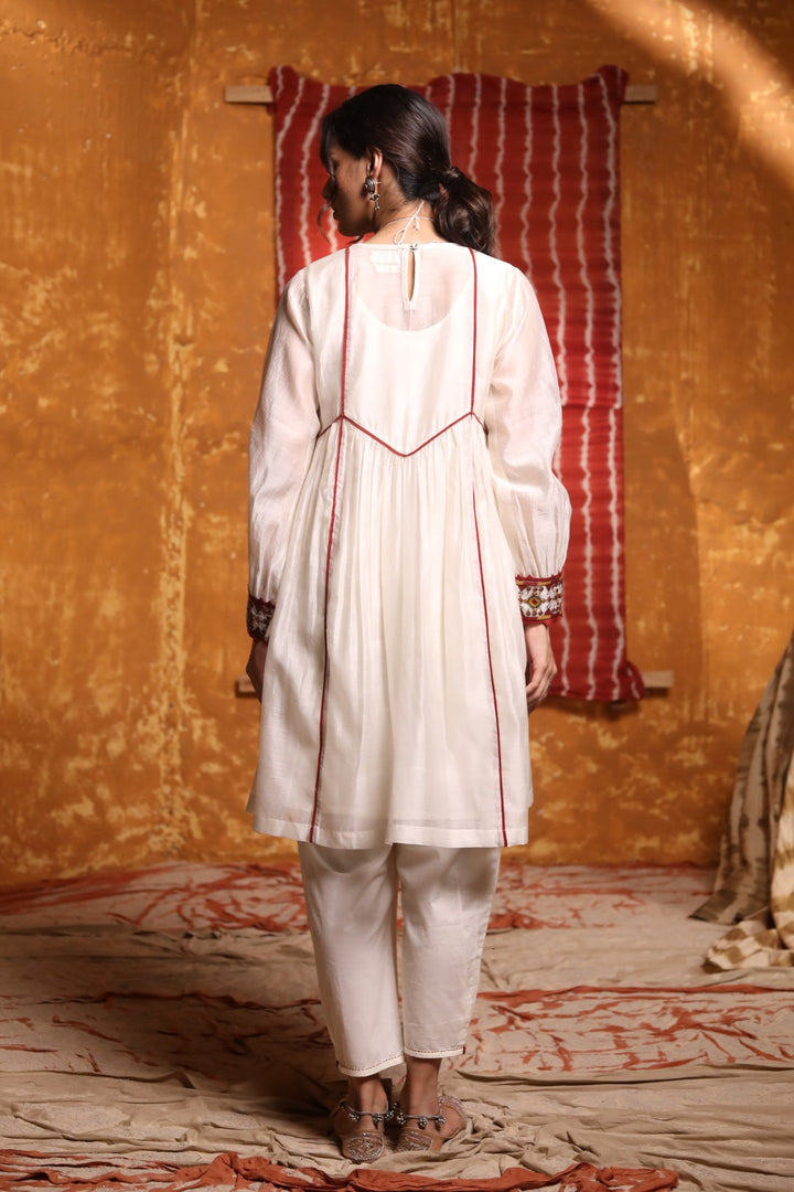 Ivory Smocking Gather Cuff Embroidery Kurta & Salwar & Dupatta