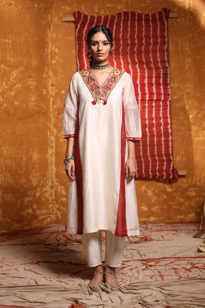 Color Block Tribal Embroidery Kurta With Pants & Dupatta