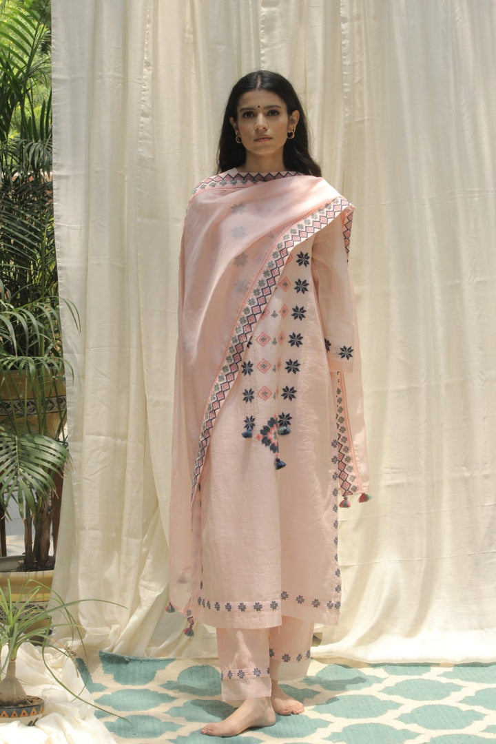 BABY PINK CHANDERI AZTEC EMBROIDERED BORDER DUPATTA