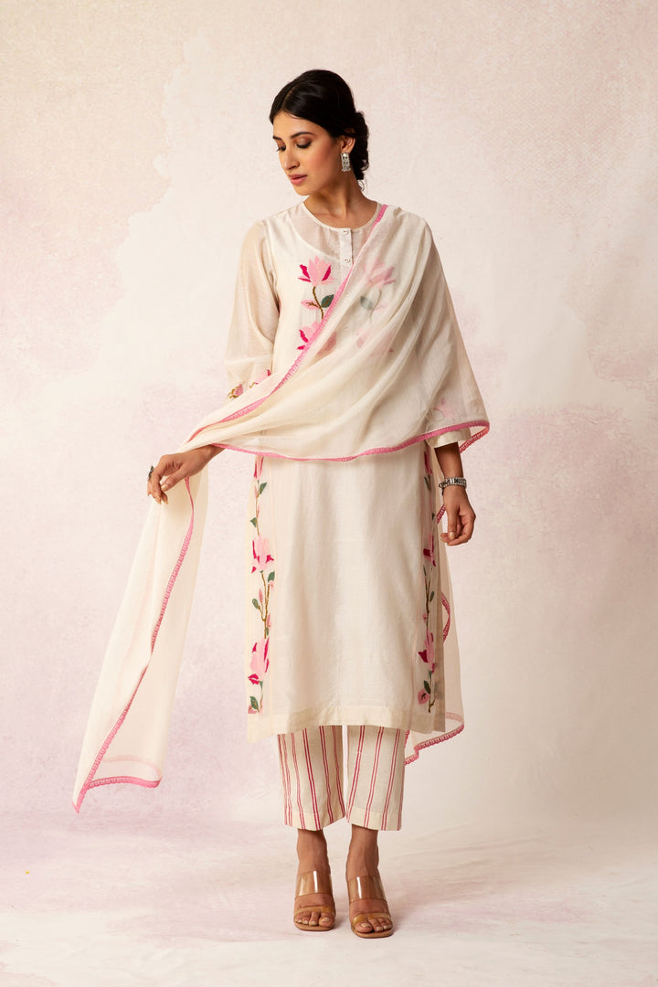 BAHAAR IVORY LACE DUPATTA