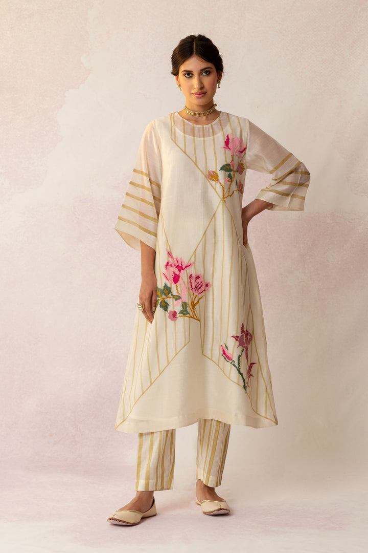 BAHAAR IVORY GRID FLORAL KURTA