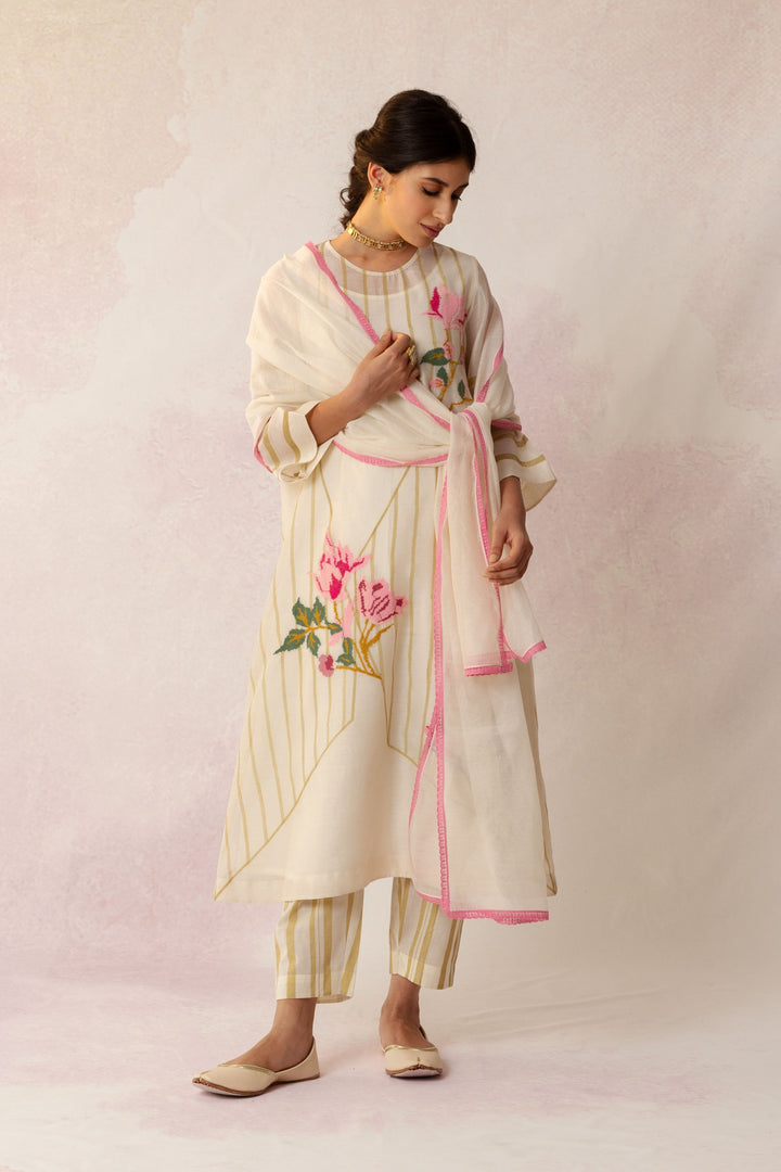 BAHAAR IVORY GRID FLORAL KURTA