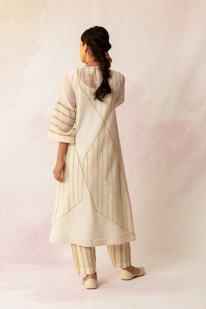 BAHAAR IVORY GRID FLORAL KURTA