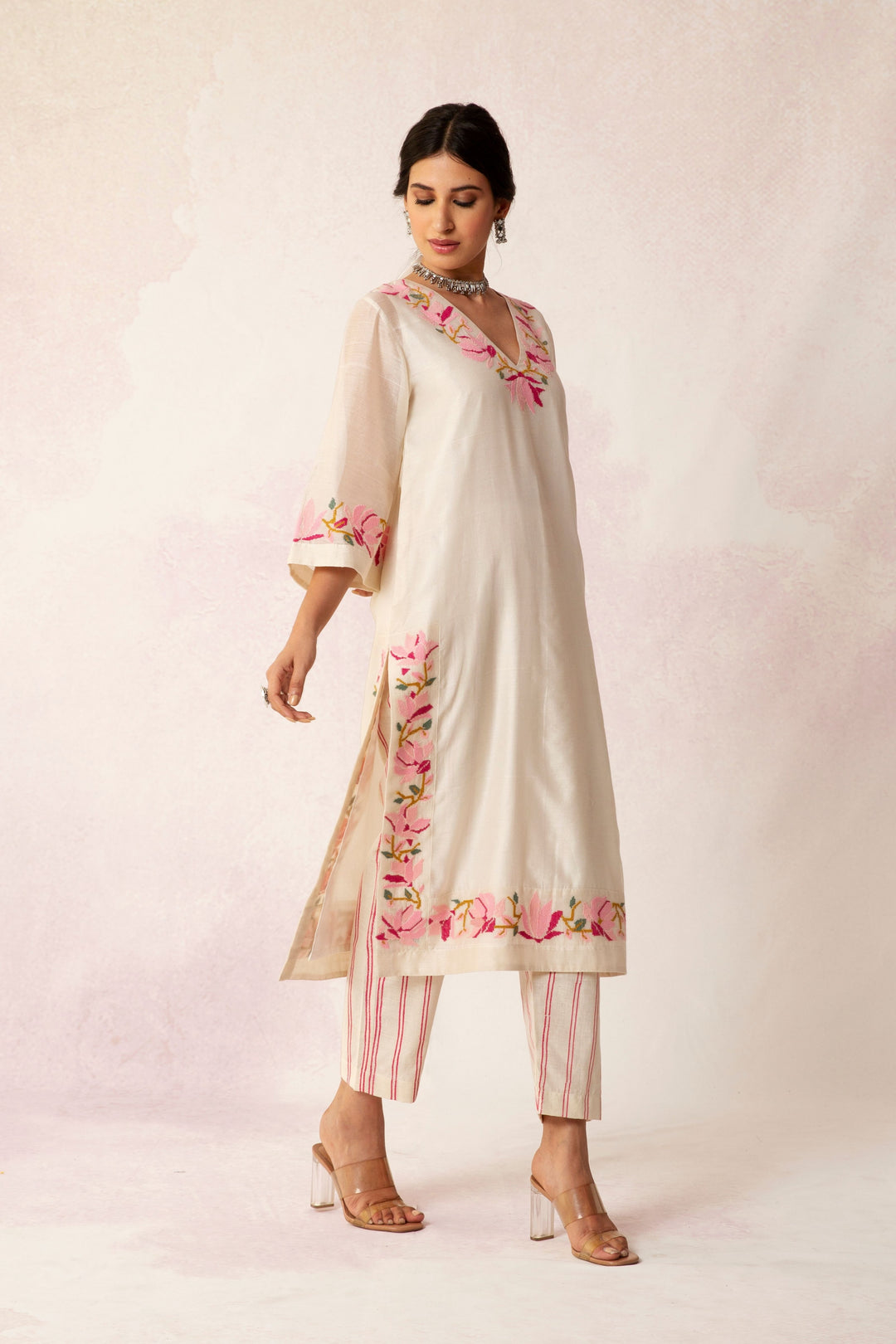 BAHAAR IVORY FLORAL CHANDERI V-NECK KURTA SET