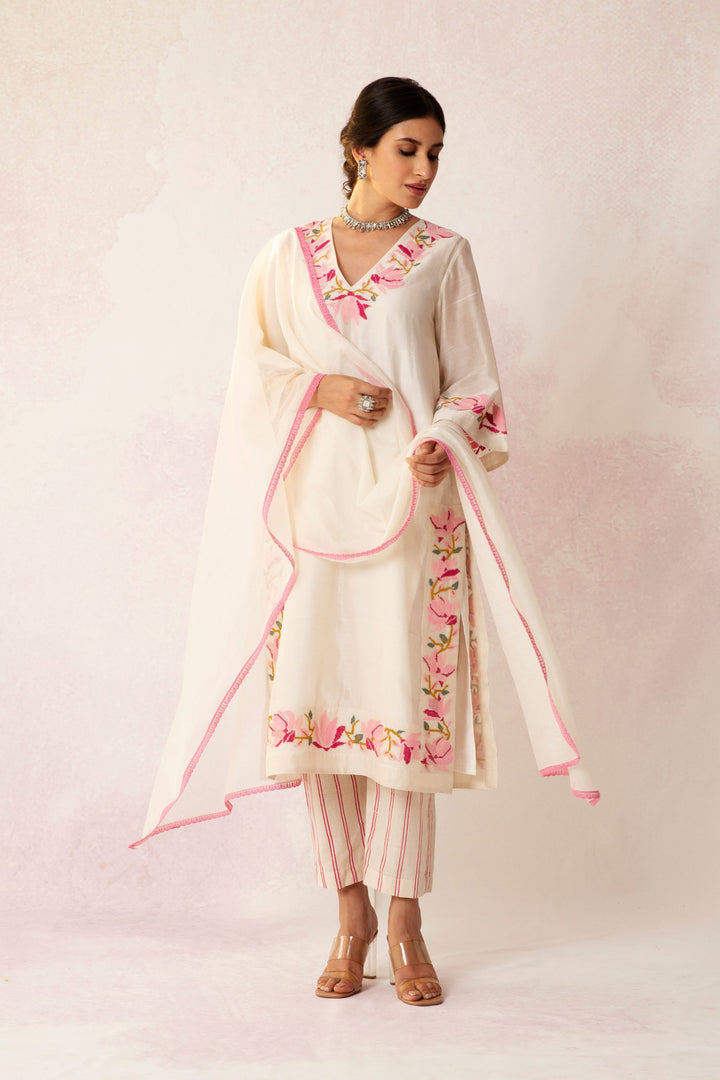 BAHAAR IVORY FLORAL CHANDERI V-NECK KURTA SET