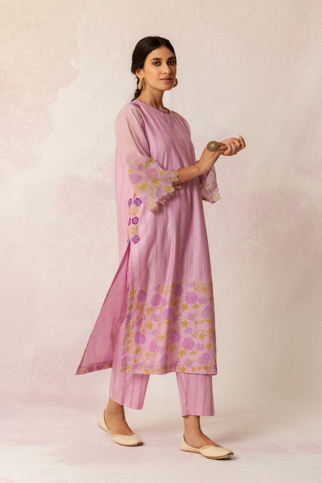 BAHAAR LILAC FLORAL EMBROIDERY WITH ROSE PRINT KURTA