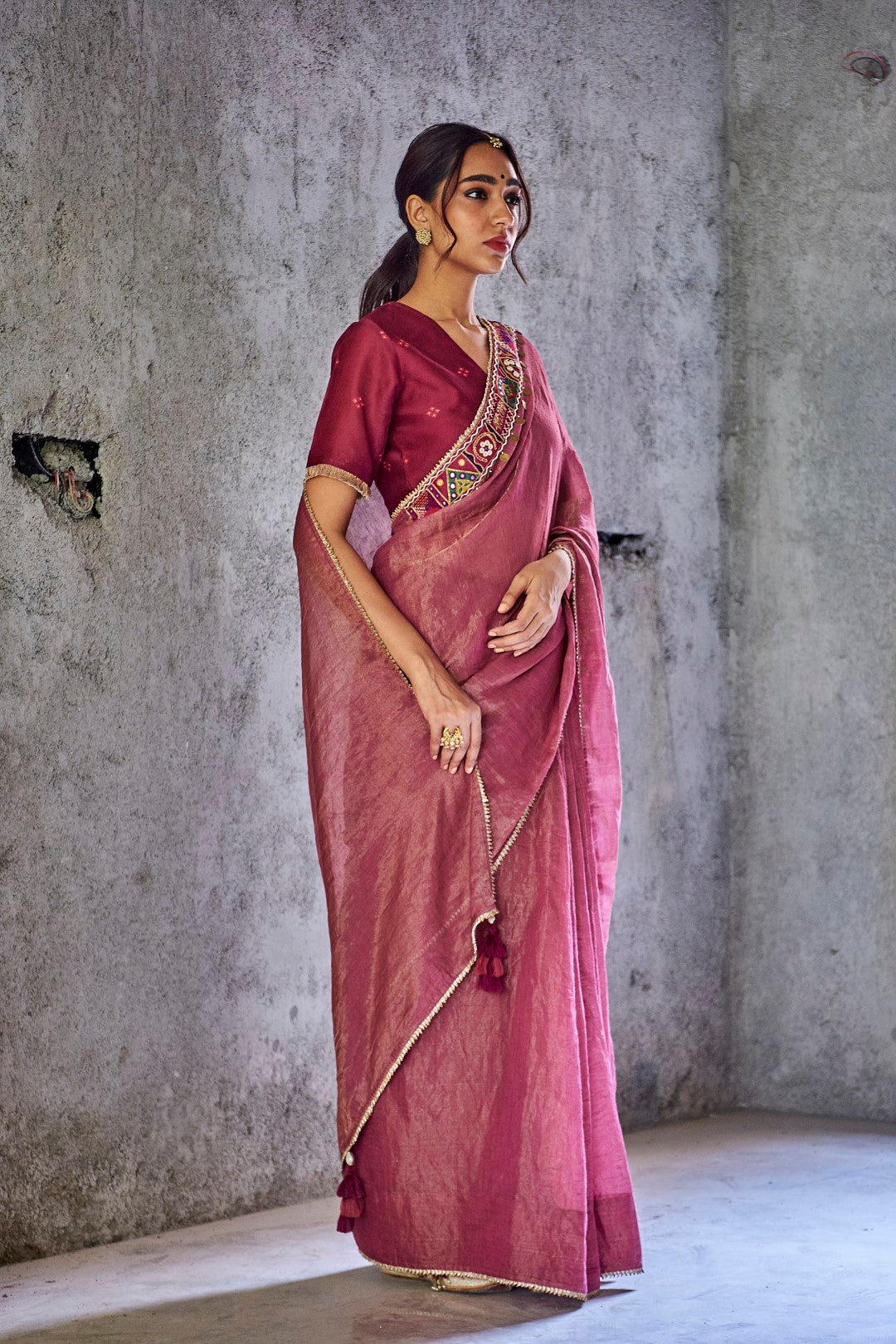 FALSA HANDWOVEN TISSUE CHANDERI SHAMBHAVI SAREE WITH BANDHANI PRINT BLOUSE