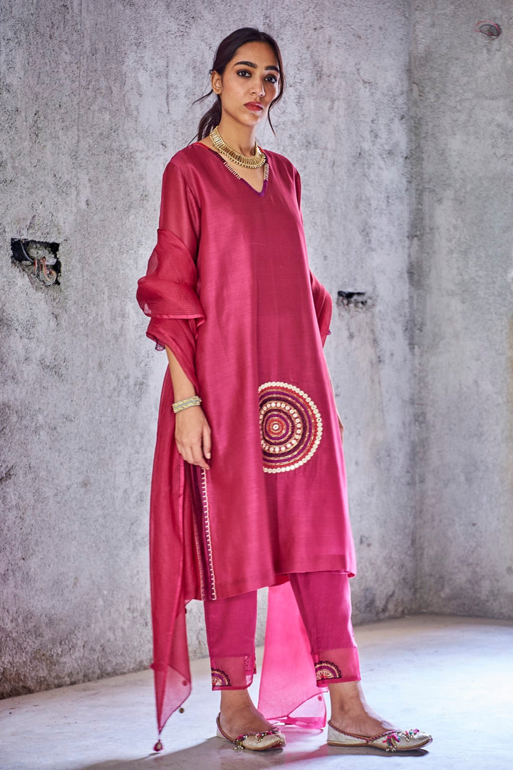 FALSA HANDWOVEN CHANDERI EMBROIDERED POORNIMA KURTA WITH PANT AND DUPATTA