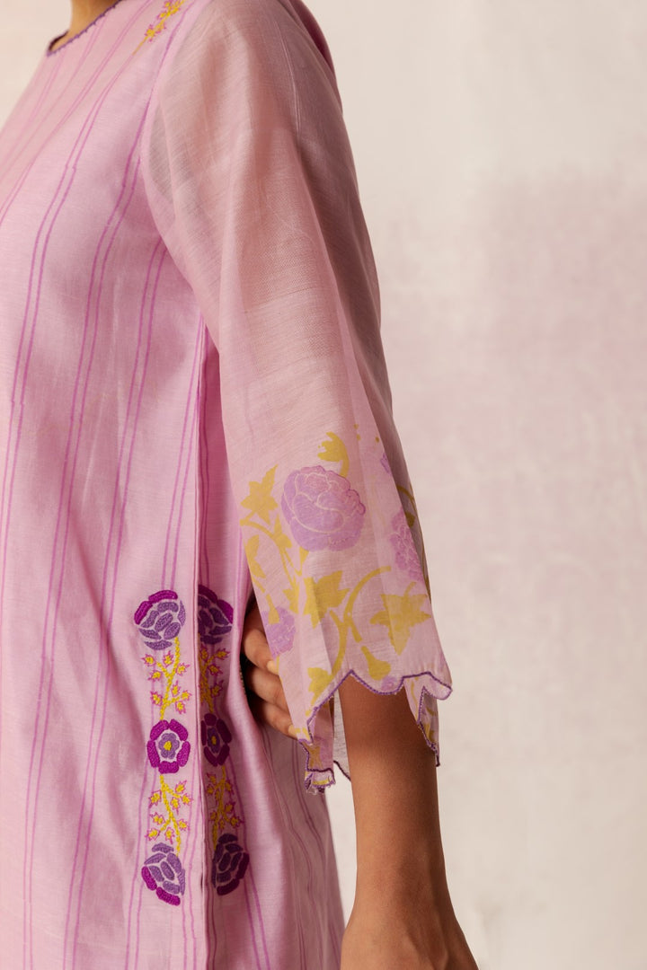 BAHAAR LILAC FLORAL EMBROIDERY WITH ROSE PRINT KURTA