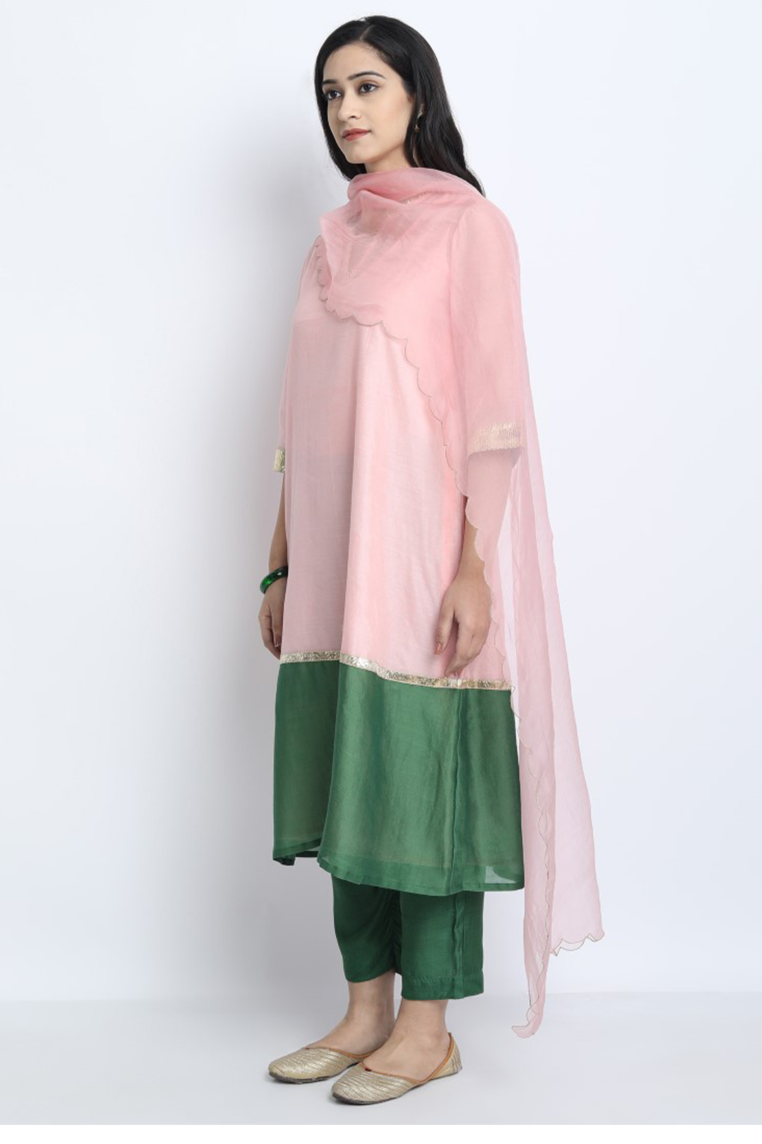 GAYATRI KURTA IN BLUSH PINK AND EMERALD GREEN COLOUR BLOCK CHANDERI KURTA