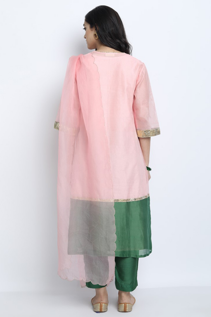 GAYATRI KURTA IN BLUSH PINK AND EMERALD GREEN COLOUR BLOCK CHANDERI KURTA